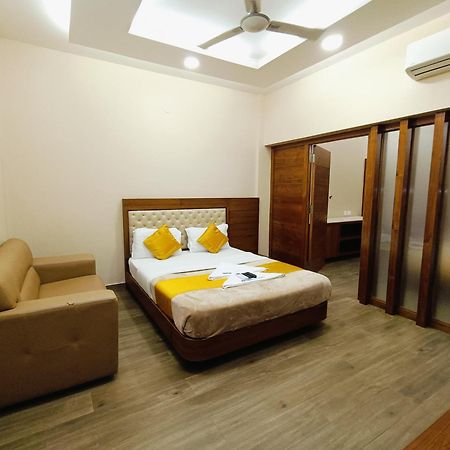 Hotel Mayura Residency Subrahmanya ภายนอก รูปภาพ