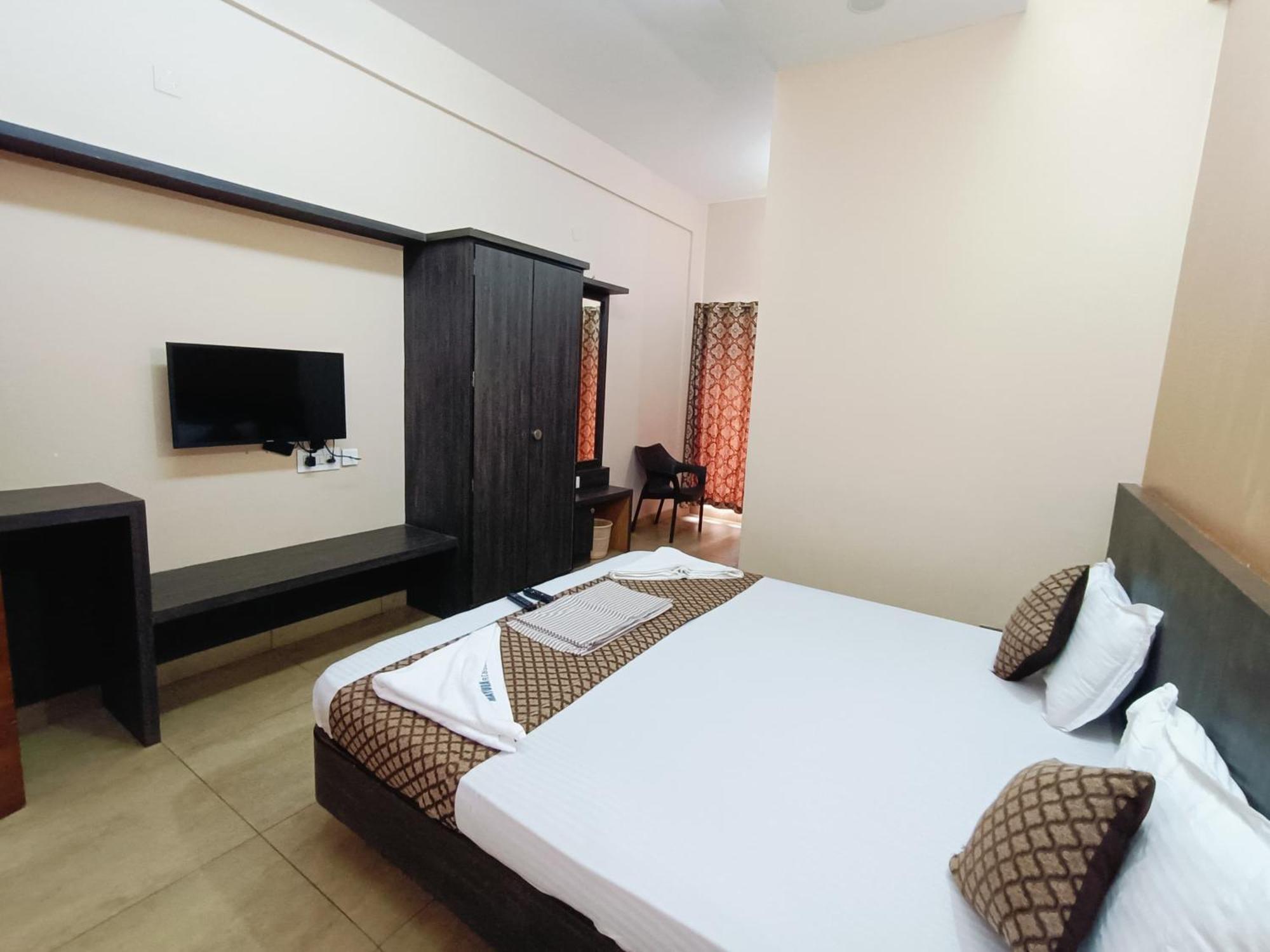 Hotel Mayura Residency Subrahmanya ภายนอก รูปภาพ