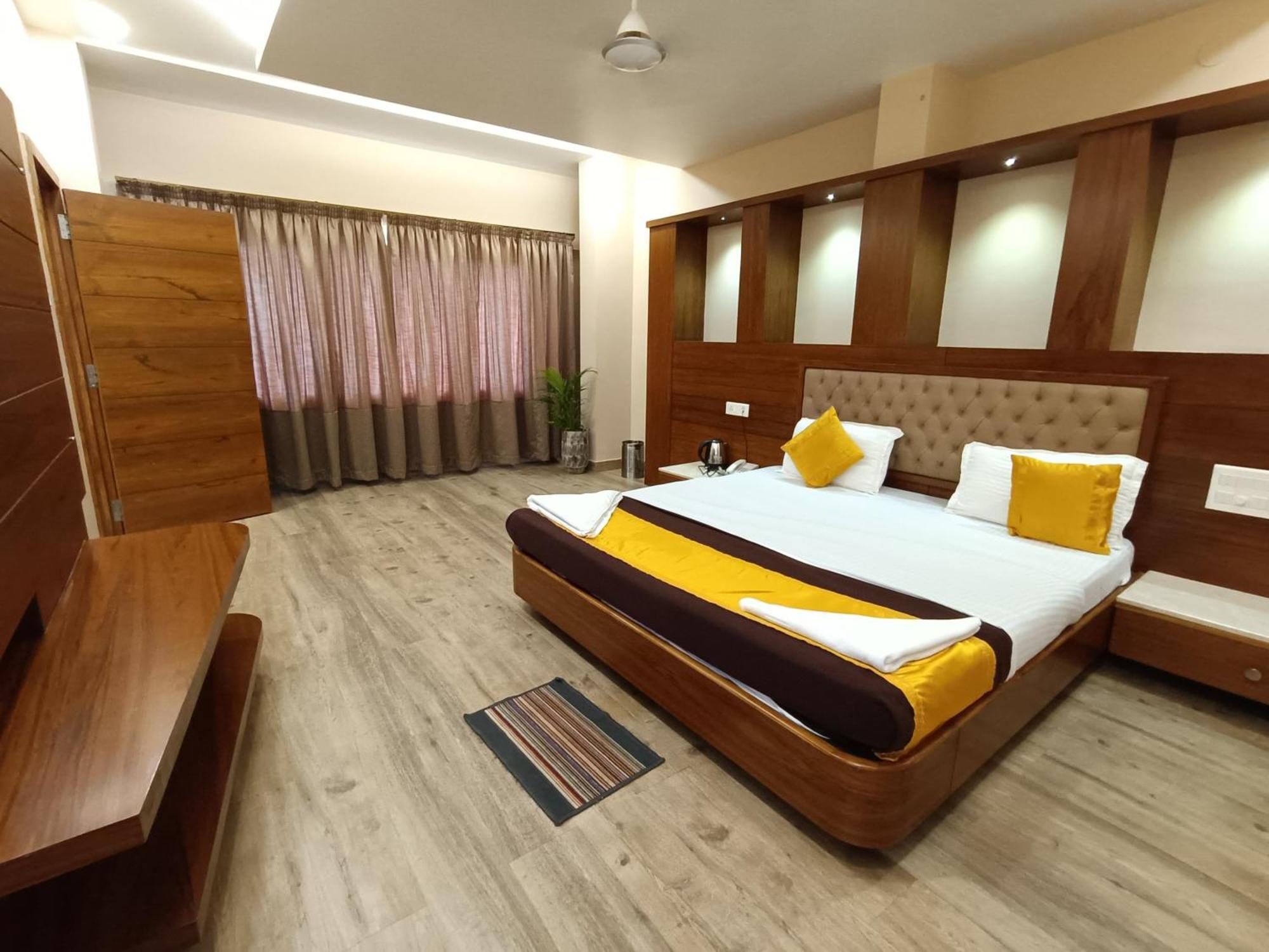 Hotel Mayura Residency Subrahmanya ภายนอก รูปภาพ